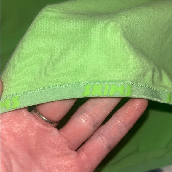 SKIMS Neon Green Crop Top (TOP ONLY) - Picture 4 of 5